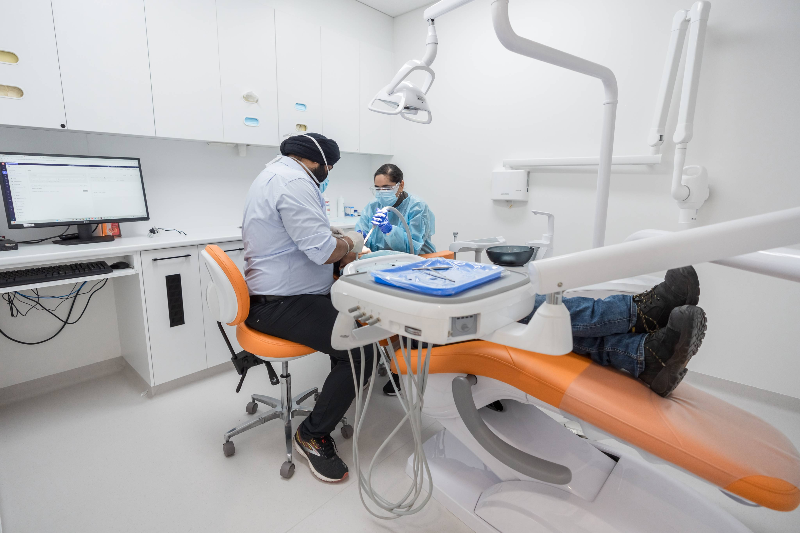 Fully equipped dental chair at Best Dentist Central Coast Dental Gallery and dental clinic serving families in Umina Beach